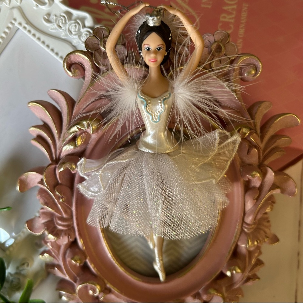 🦢 BARBIE • as the Swan Queen in Swan Lake Porcelain Ornament (5” no box)